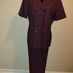 Le Suit, 2pc Pant Suit, Dark Burgundy, Short Sleeves, Size-10 (Dry Cleaned)